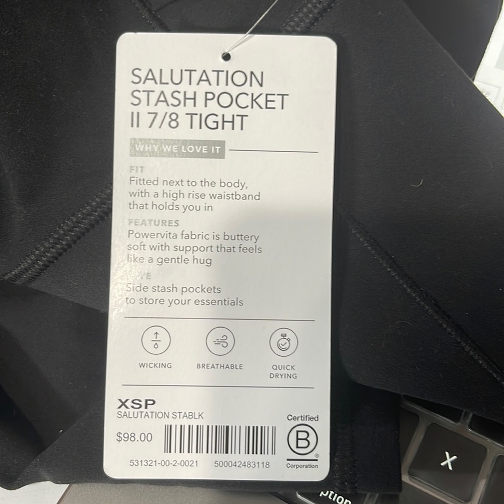 NWT Athleta Salutation Stash Pocket II 7/8 //Black - Picture 8 of 8